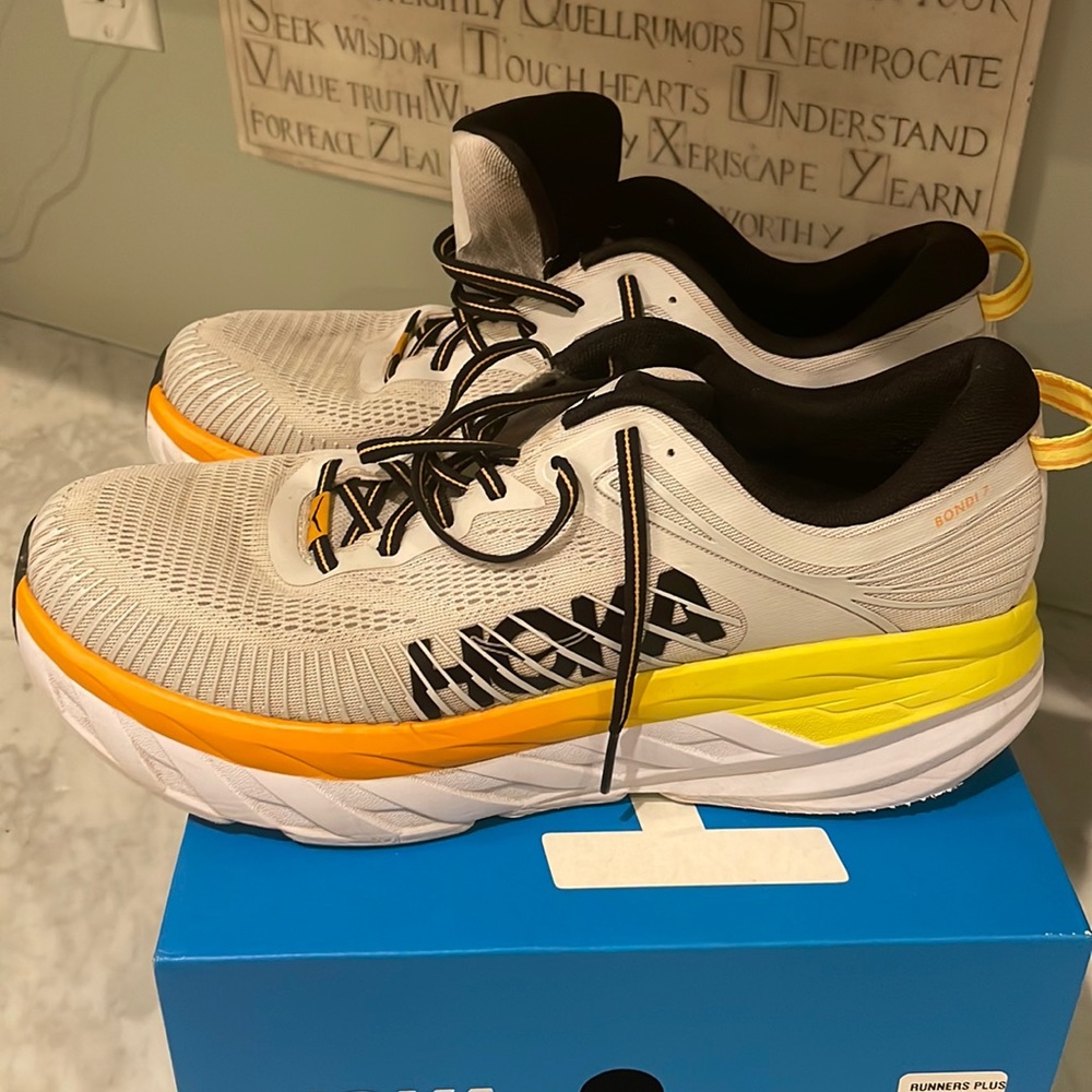 Hoka men’s Bondi 7